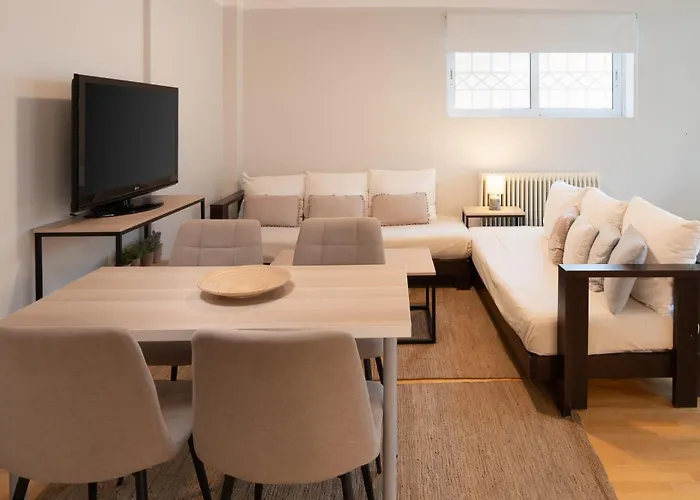 Bright, Cosy Studio Close To Glyfada Beach & Center